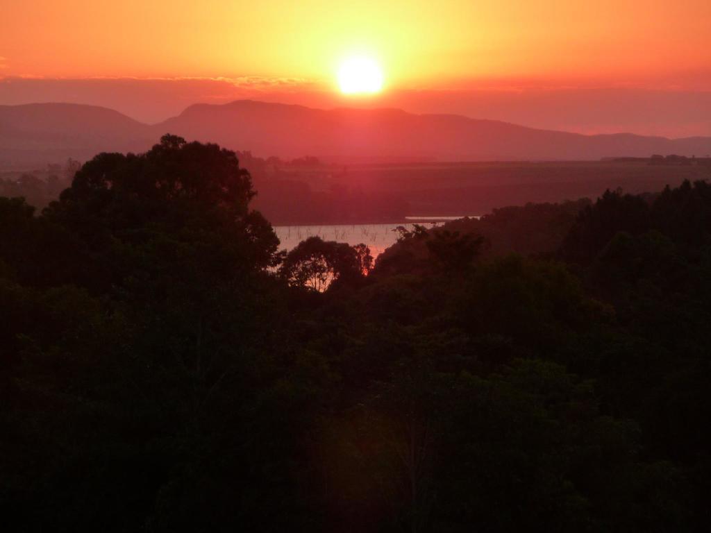 Bed and Breakfast Tinaroo Sunset Retreat Barrine Экстерьер фото